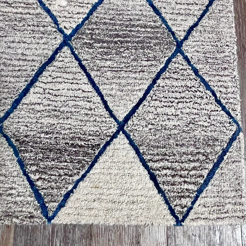 Diamond Pattern Area Rug