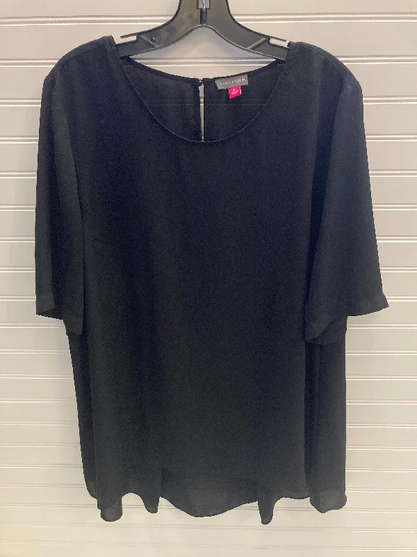 Top Short Sleeve By Vince Camuto In Black, Size: Xl