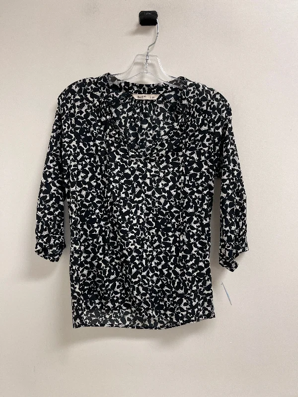 Top Long Sleeve By Old Navy In Black & White, Size: Xs